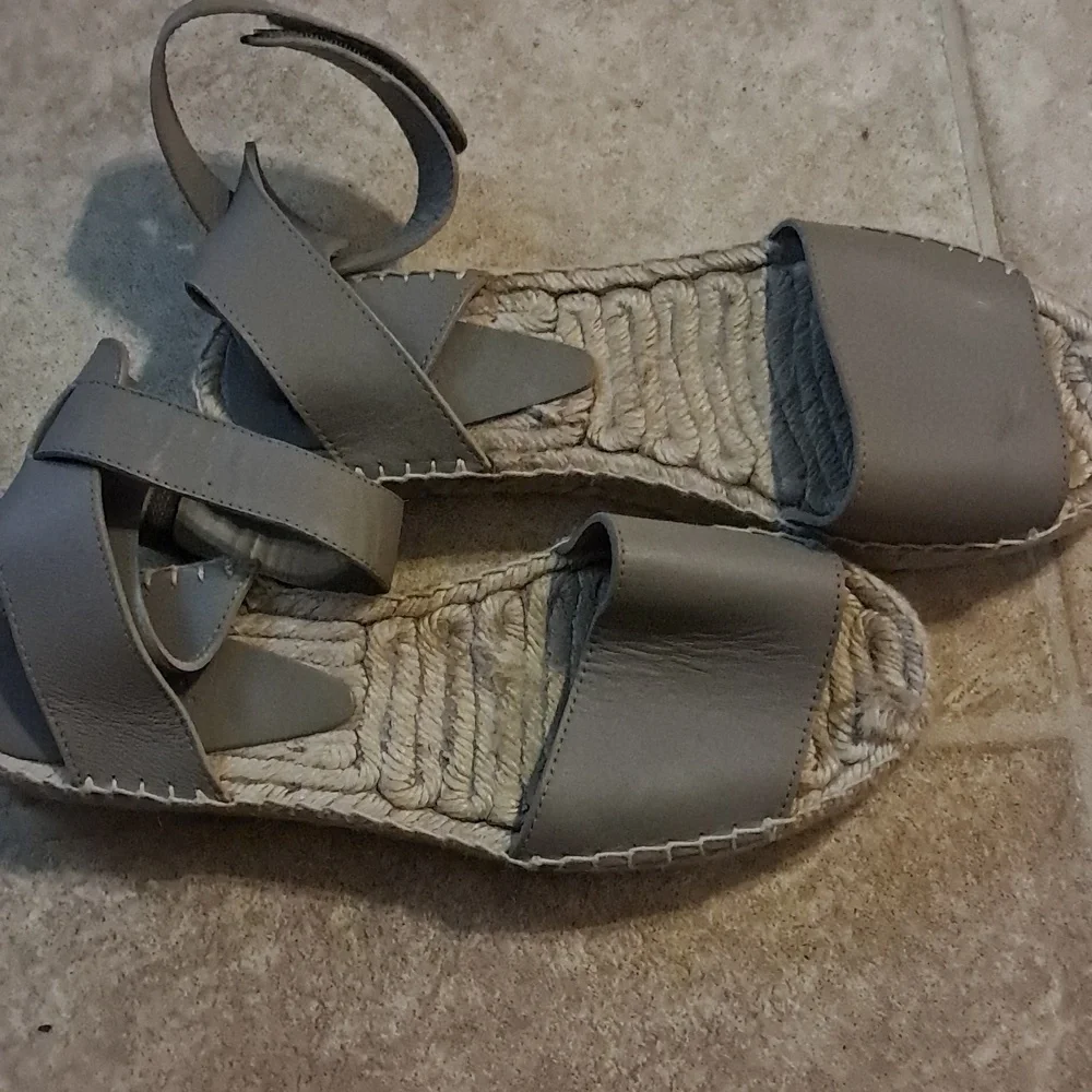 Vince Edie Leather Espadrille Gray 9 Casual  Boho Vacaay Festival Neutral Preown